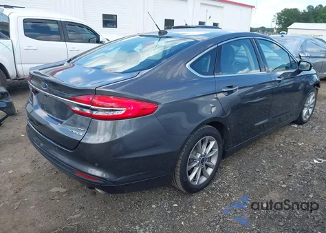 2017 Ford Fusion Hybrid Se z USA, uszkodzony, nr VIN 3FA6P0LU3HR260558